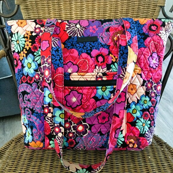 Bundle - Vera Bradley 2 Totes/Handbags & Travel Cosmetic Bag - Picture 7 of 12